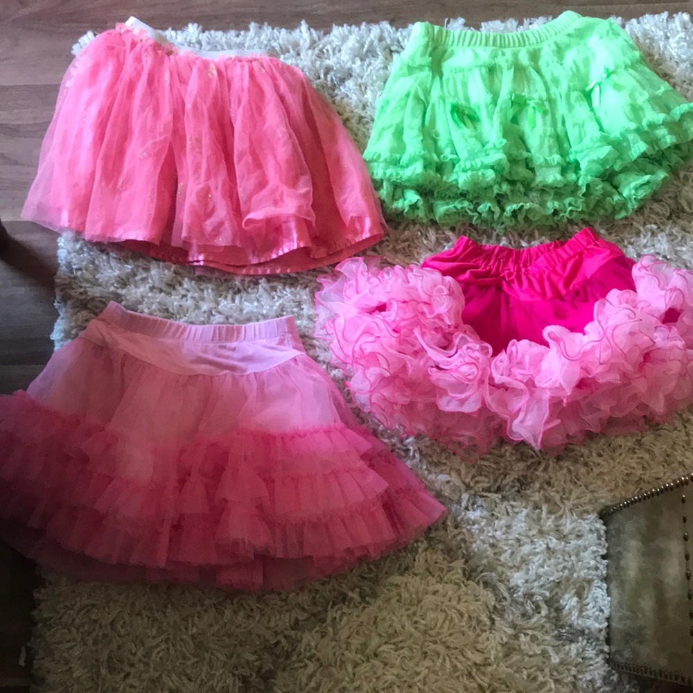 4 Tootus/Skirts set